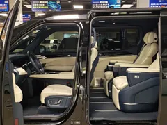 2024 Zeekr 009 6-Seat Executive 4WD 108kWh, чёрный — фото 14