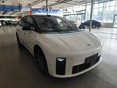 2025 Li Auto i6 4WD Standard, белый — фото 4