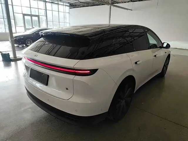 2025 Li Auto i6 4WD Standard