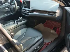 2023 Hongqi E-QM5 EV Basic, чёрный — фото 8