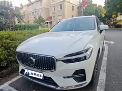 2023 Volvo XC60 4WD Luxury, белый — фото 1