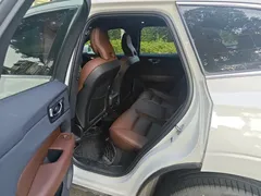 2023 Volvo XC60 4WD Luxury, белый — фото 5