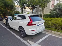 2023 Volvo XC60 4WD Luxury, белый — фото 8