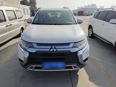 2020 Mitsubishi Outlander 2.0L 2WD 5-seat, белый — фото 3
