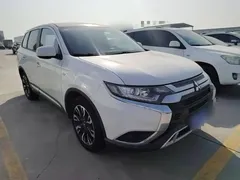 2020 Mitsubishi Outlander 2.0L 2WD 5-seat, белый — фото 4