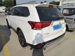 2020 Mitsubishi Outlander 2.0L 2WD 5-seat, белый — фото 5
