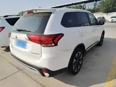 2020 Mitsubishi Outlander 2.0L 2WD 5-seat, белый — фото 7