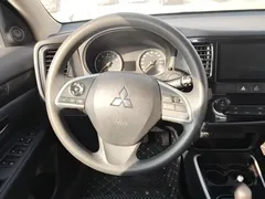 2020 Mitsubishi Outlander 2.0L 2WD 5-seat, белый — фото 11
