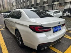 2022 BMW 5 Series 525Li M Sport Package, белый — фото 4