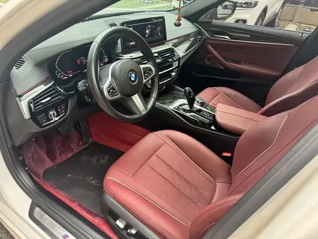 2022 BMW 5 Series 525Li M Sport Package
