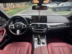 2022 BMW 5 Series 525Li M Sport Package, белый — фото 6