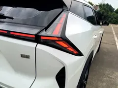 2023 Geely Atlas Cool 1.5TD Smart Connect, белый — фото 8