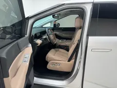 2024 Xpeng X9 610 Long Range Pro — фото 4
