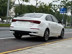 2021 Kia Cerato 1.5L CVT Fashion, белый — фото 4
