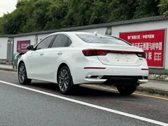 2021 Kia Cerato 1.5L CVT Fashion, белый — фото 6