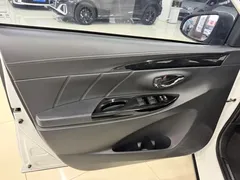 2022 Toyota Yaris L Zhixuan X 1.5L CVT Luxury Plus, белый — фото 8