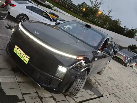 2024 Li Auto L8