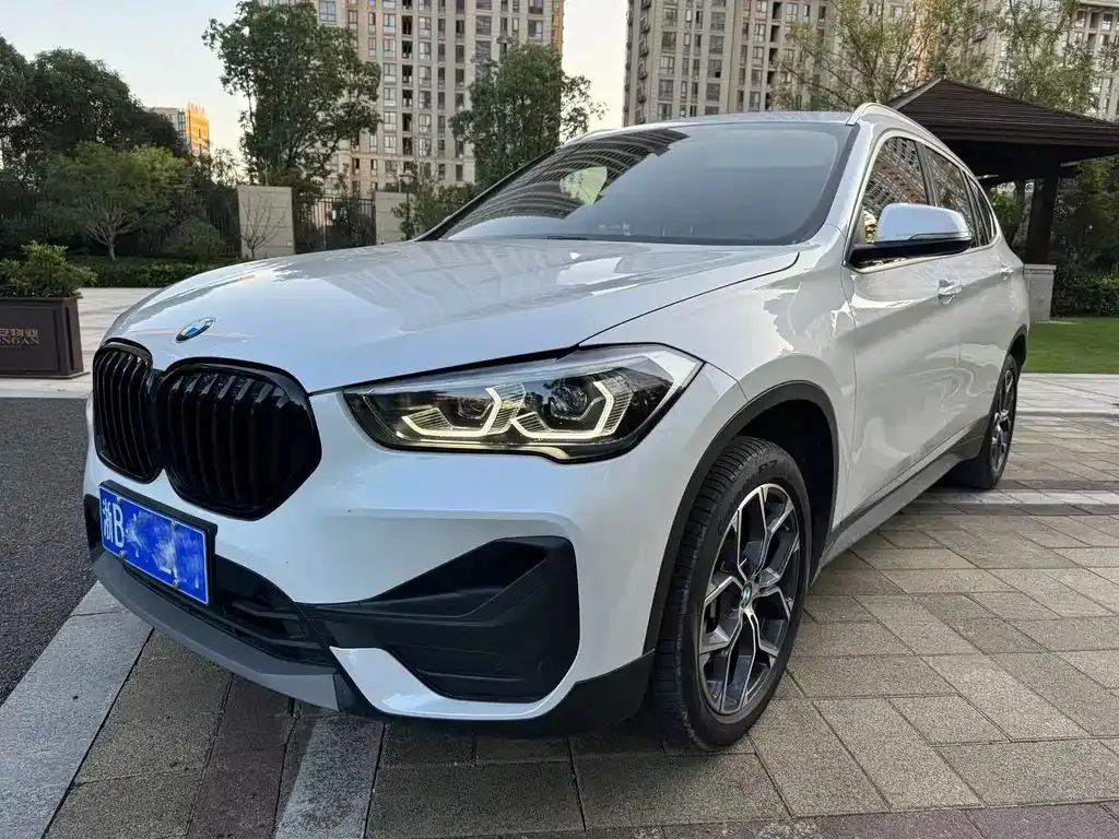 2022 BMW X1