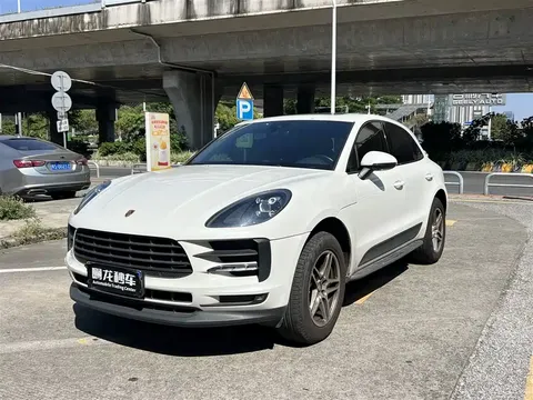 2020 Porsche Macan 2.0T