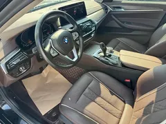 2021 BMW 5 Series 530Li Leading Luxury Package, чёрный — фото 9