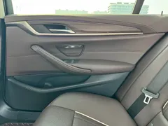 2021 BMW 5 Series 530Li Leading Luxury Package, чёрный — фото 18