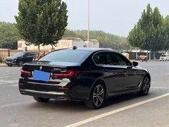 2021 BMW 5 Series 530Li Leading Luxury Package, чёрный — фото 21