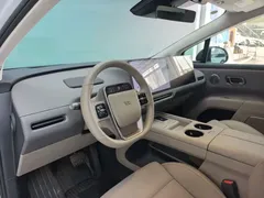 2025 Li Auto i8 Standard, белый — фото 5