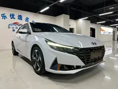 2021 Hyundai Elantra 1.5L CVT LUX Premium, белый — фото 3