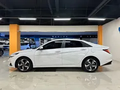 2021 Hyundai Elantra 1.5L CVT LUX Premium, белый — фото 9