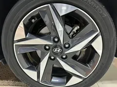 2021 Hyundai Elantra 1.5L CVT LUX Premium, белый — фото 16