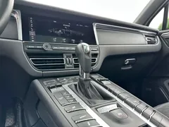 2021 Porsche Macan 2.0T, зелёный — фото 13