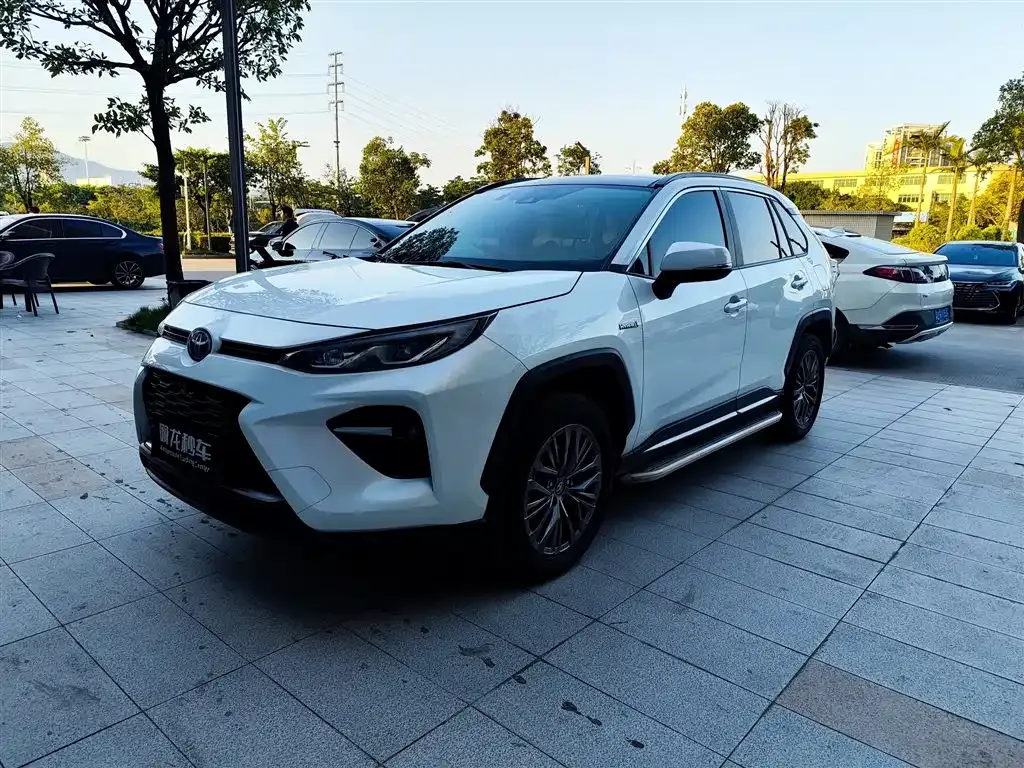 2023 Toyota Wildlander Hybrid 2.5L E-CVT 2WD Luxury Plus