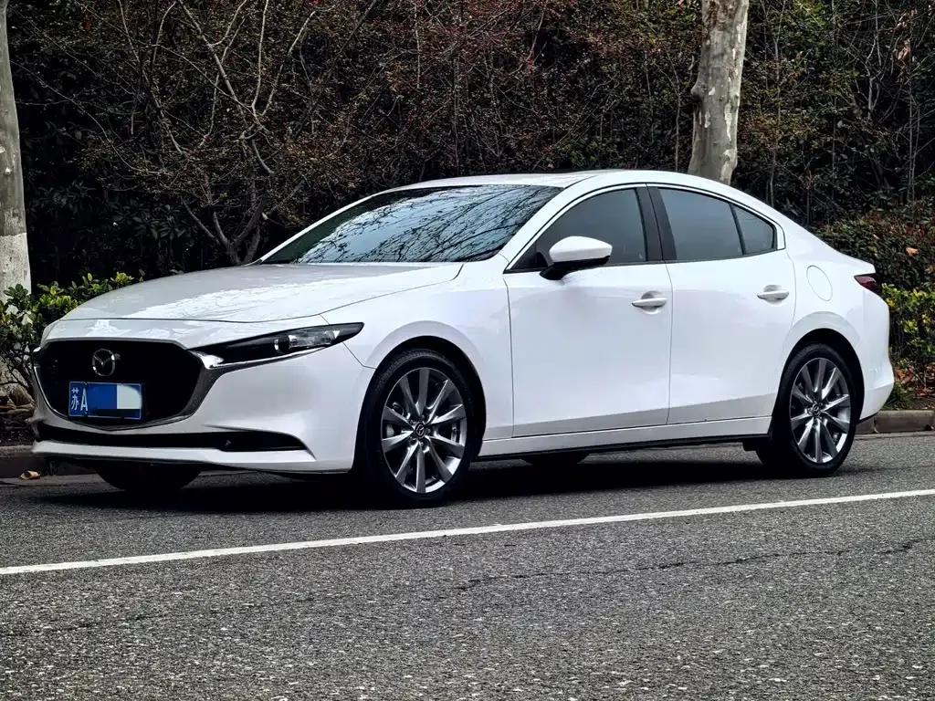 2023 Mazda 3 2.0L AT