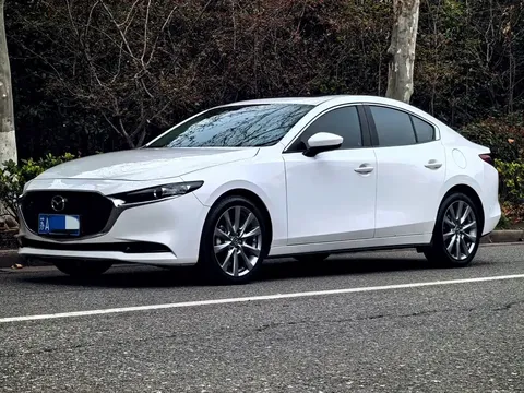 2023 Mazda 3 2.0L AT