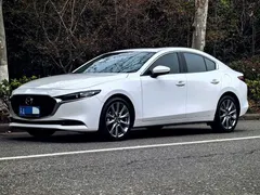 2023 Mazda 3 2.0L AT, белый — фото 1
