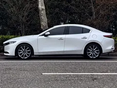2023 Mazda 3 2.0L AT, белый — фото 3