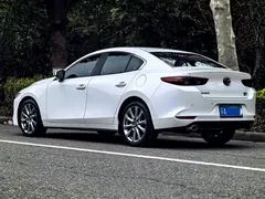 2023 Mazda 3 2.0L AT, белый — фото 4