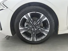 2020 Kia K5 270T CVVD Luxury, белый — фото 17