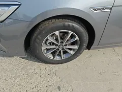 2024 BYD Qin PLUS Honor DM-i PHEV 55km Leading — фото 23