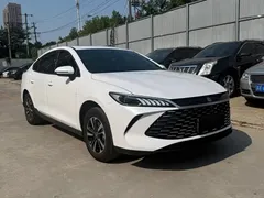 2026 BYD Qin PLUS DM-i PHEV 210km Progressive, белый — фото 3