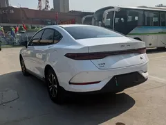 2026 BYD Qin PLUS DM-i PHEV 210km Progressive, белый — фото 14