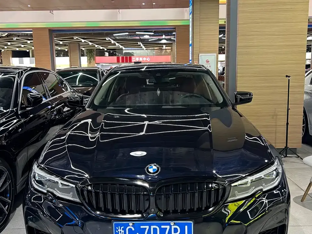 2021 BMW 3 Series 330i M Sport Night Package