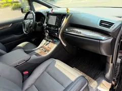 2021 Toyota Alphard Hybrid 2.5L Premium, чёрный — фото 17
