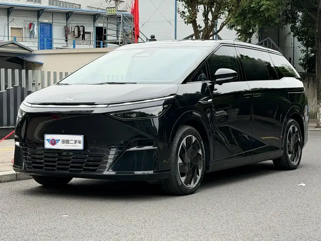 2024 Xpeng X9 610 Long Range Pro