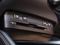 2021 Lexus ES 300h Hybrid Premium, белый — фото 18