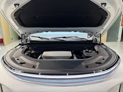 2025 Li Auto L9 Smart Refresh, белый — фото 5