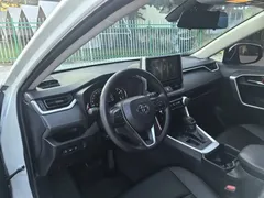 2020 Toyota RAV4 2.0L CVT 2WD Fashion, белый — фото 13