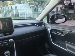 2020 Toyota RAV4 2.0L CVT 2WD Fashion, белый — фото 16