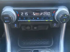 2020 Toyota RAV4 2.0L CVT 2WD Fashion, белый — фото 23