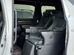 2021 Toyota Alphard Hybrid 2.5L Premium, белый — фото 6
